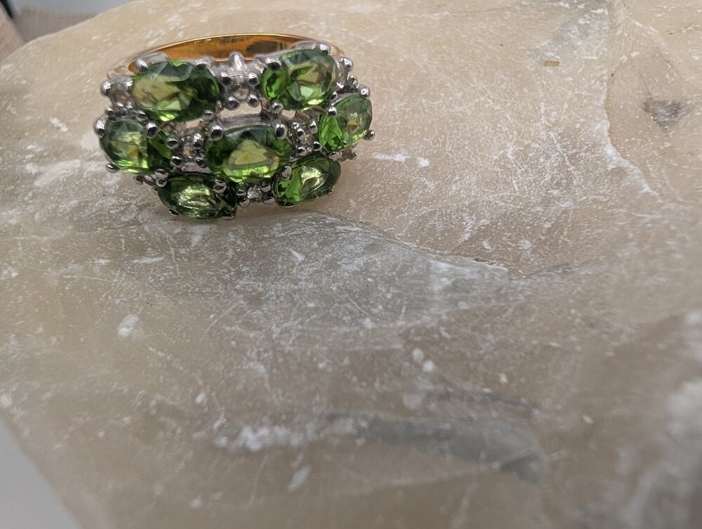 Stunning Green Peridot Cluster Ring Gold Tone & Silver Tone Fashion Jewelry sz 7